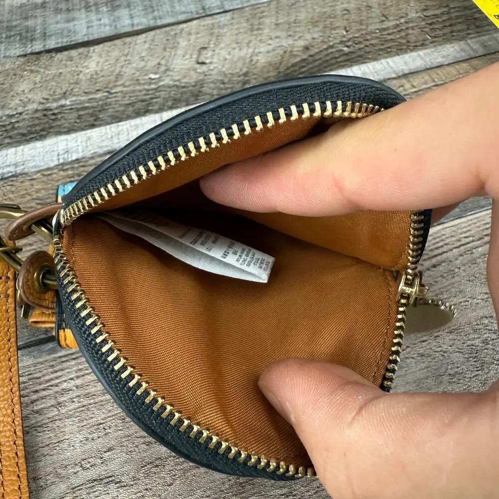 Fossil Rio 3-In-1 Wristlet Accessory Set - Picture 11 of 14